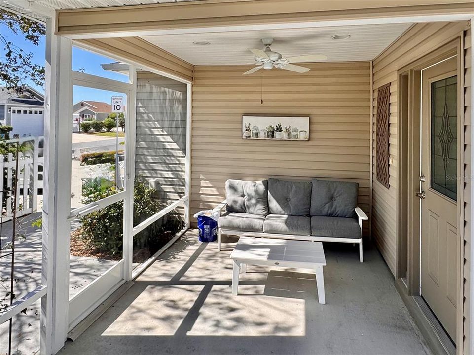 For Sale: $329,900 (2 beds, 2 baths, 1203 Square Feet)