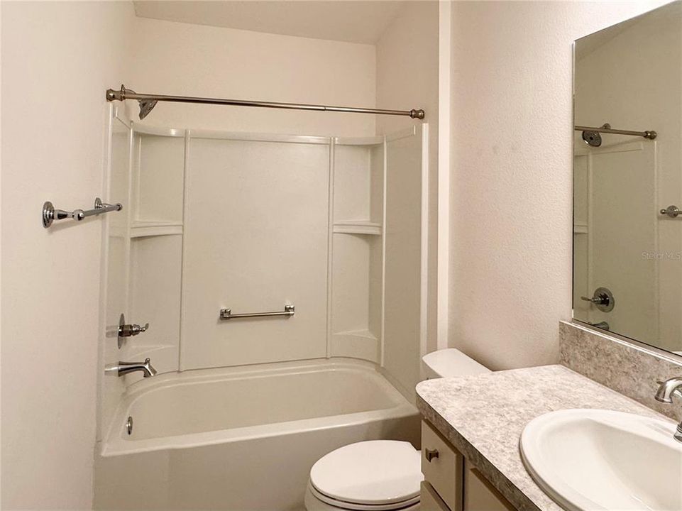 For Sale: $329,900 (2 beds, 2 baths, 1203 Square Feet)