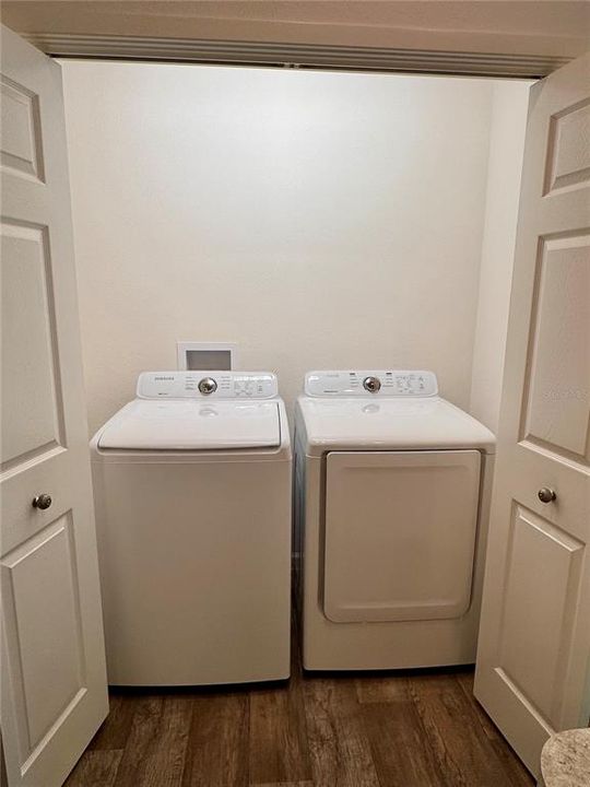 For Sale: $329,900 (2 beds, 2 baths, 1203 Square Feet)