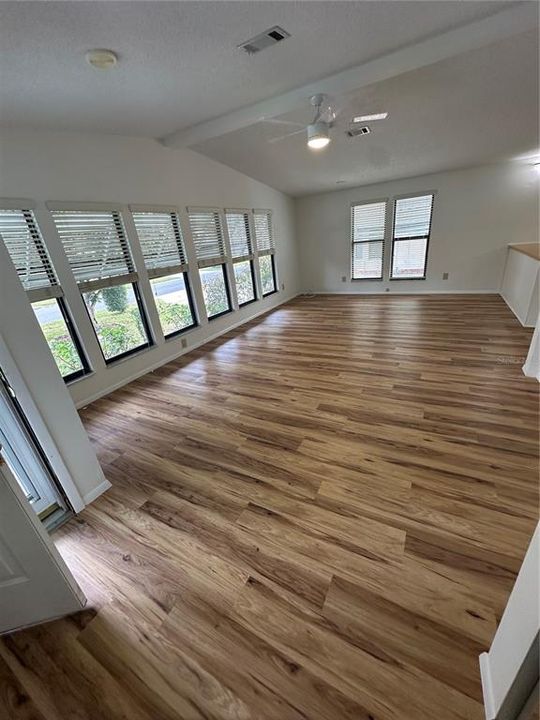 待售: $224,400 (2 贝兹, 2 浴室, 1336 平方英尺)