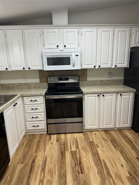 待售: $224,400 (2 贝兹, 2 浴室, 1336 平方英尺)