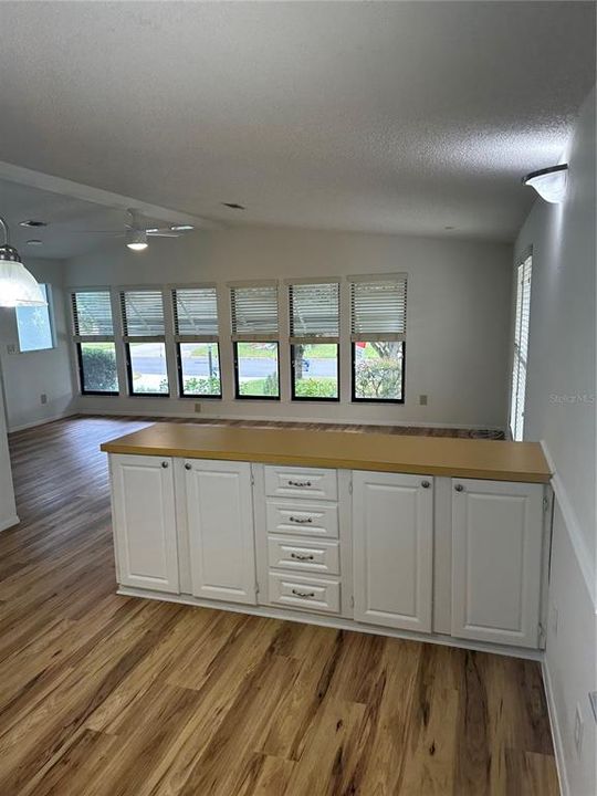 待售: $224,400 (2 贝兹, 2 浴室, 1336 平方英尺)