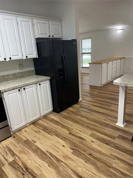 待售: $224,400 (2 贝兹, 2 浴室, 1336 平方英尺)