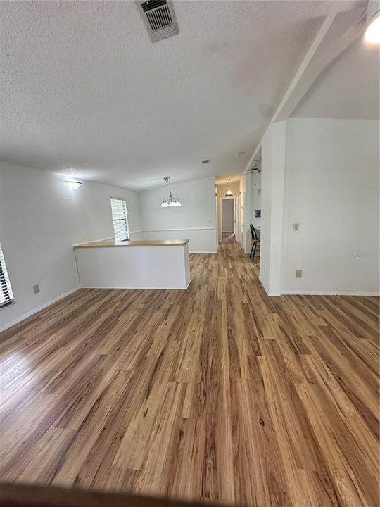 待售: $224,400 (2 贝兹, 2 浴室, 1336 平方英尺)