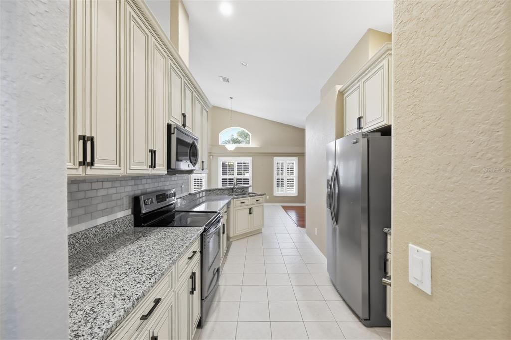 En Venta: $579,000 (4 camas, 2 baños, 2015 Pies cuadrados)