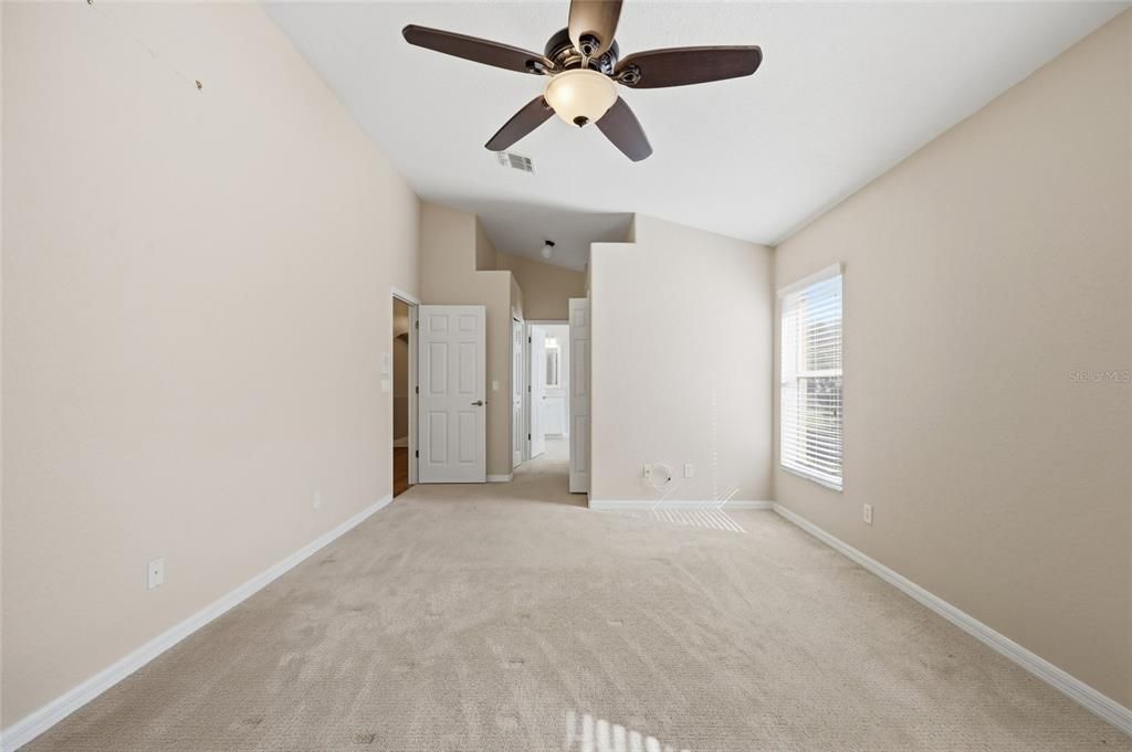 En Venta: $579,000 (4 camas, 2 baños, 2015 Pies cuadrados)