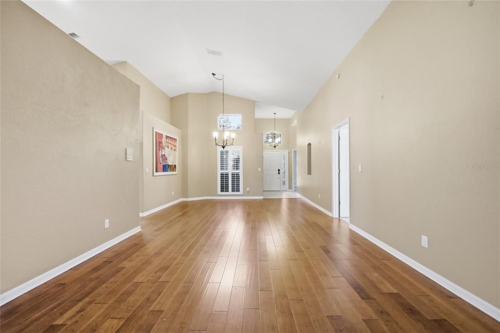 En Venta: $579,000 (4 camas, 2 baños, 2015 Pies cuadrados)