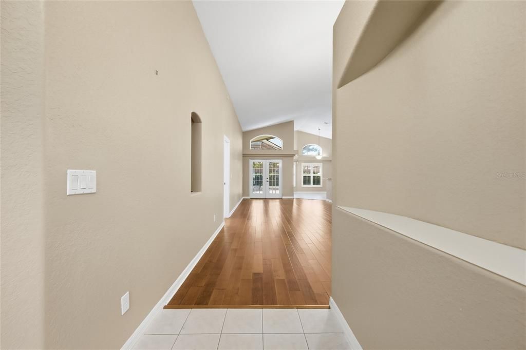 En Venta: $579,000 (4 camas, 2 baños, 2015 Pies cuadrados)