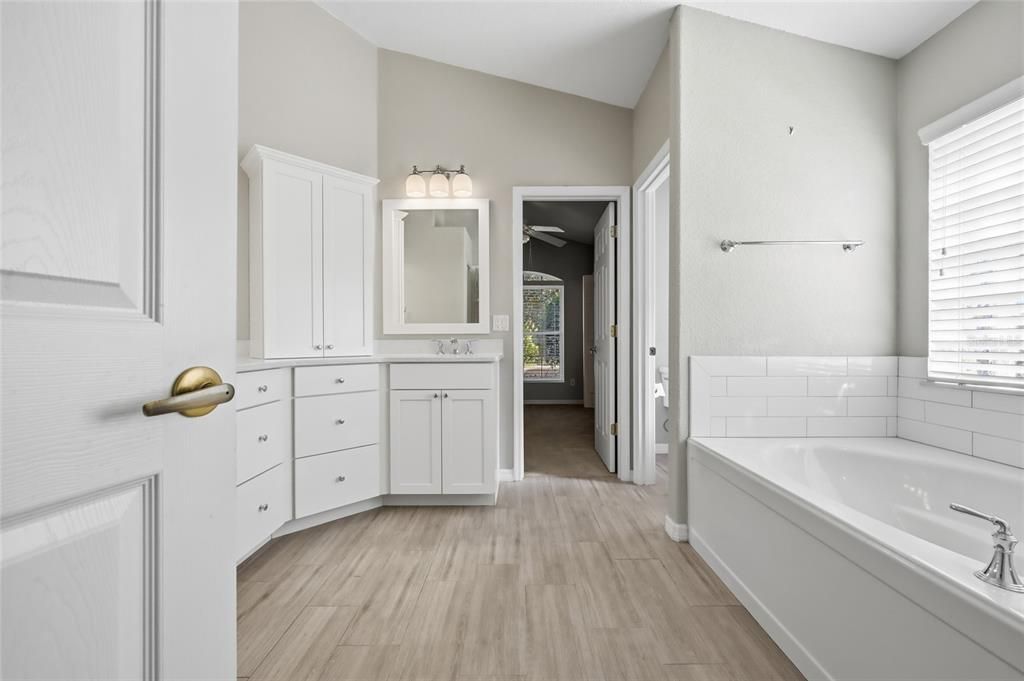 En Venta: $579,000 (4 camas, 2 baños, 2015 Pies cuadrados)