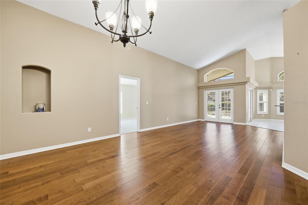 En Venta: $579,000 (4 camas, 2 baños, 2015 Pies cuadrados)