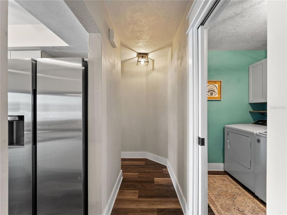 合同活跃: $394,900 (3 贝兹, 2 浴室, 1728 平方英尺)