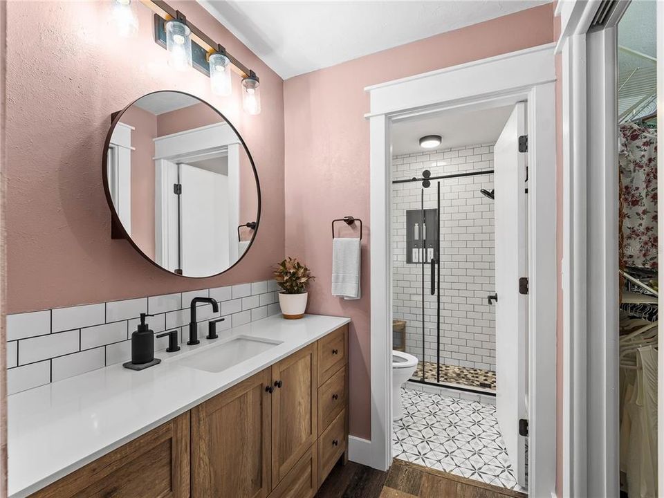 合同活跃: $394,900 (3 贝兹, 2 浴室, 1728 平方英尺)