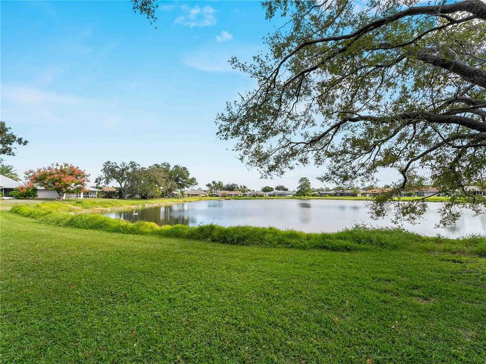 合同活跃: $394,900 (3 贝兹, 2 浴室, 1728 平方英尺)