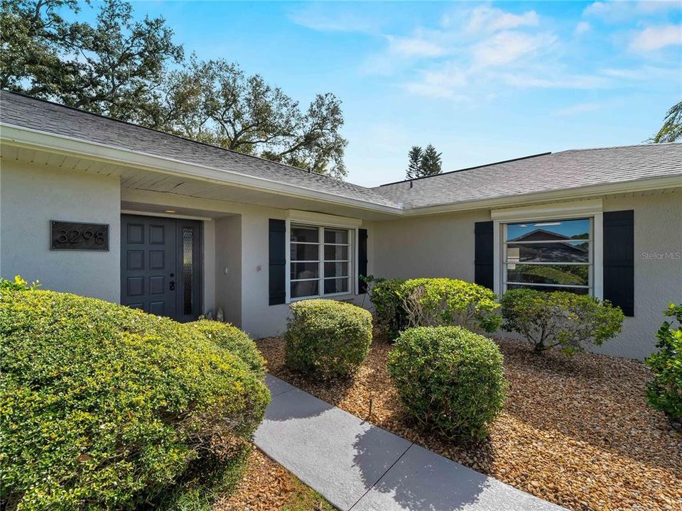 合同活跃: $394,900 (3 贝兹, 2 浴室, 1728 平方英尺)