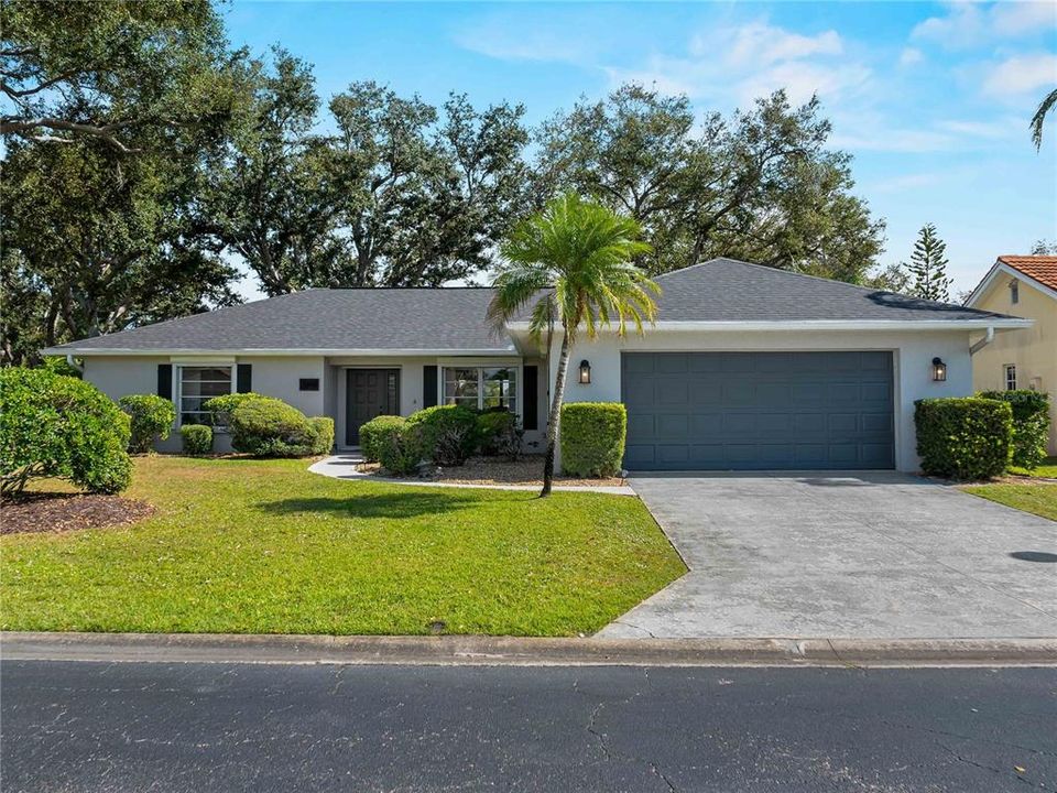 合同活跃: $394,900 (3 贝兹, 2 浴室, 1728 平方英尺)