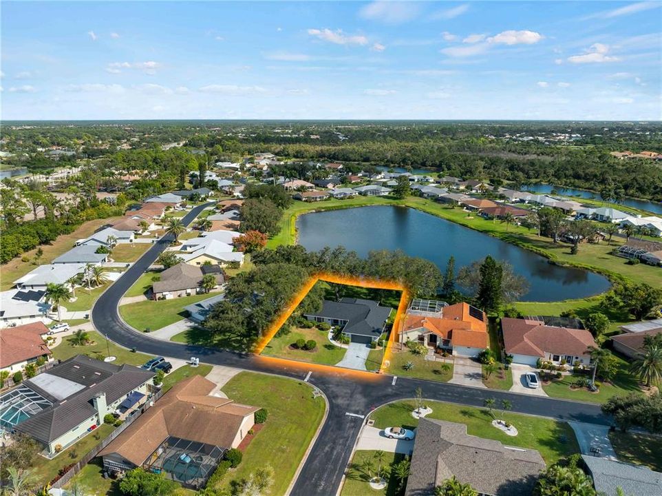 合同活跃: $394,900 (3 贝兹, 2 浴室, 1728 平方英尺)