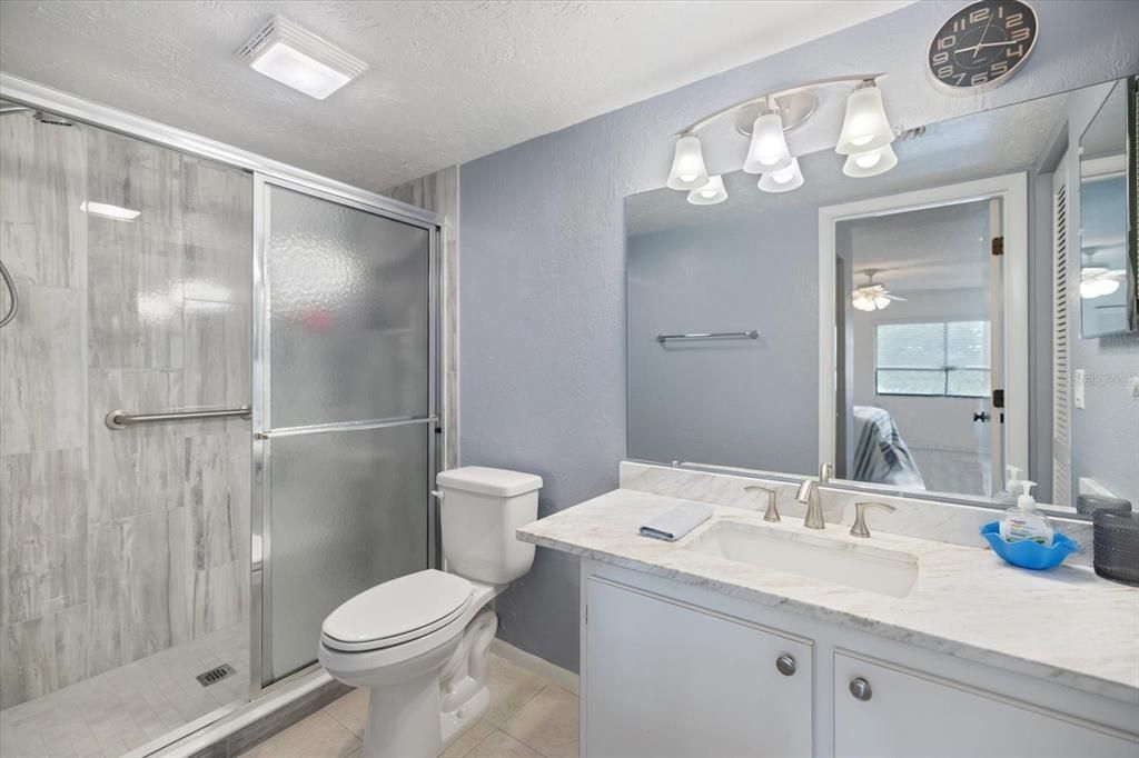 待售: $210,000 (2 贝兹, 2 浴室, 1092 平方英尺)