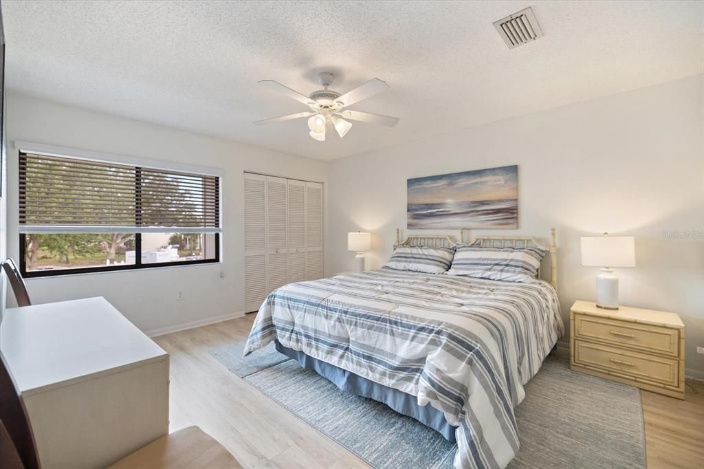 待售: $210,000 (2 贝兹, 2 浴室, 1092 平方英尺)