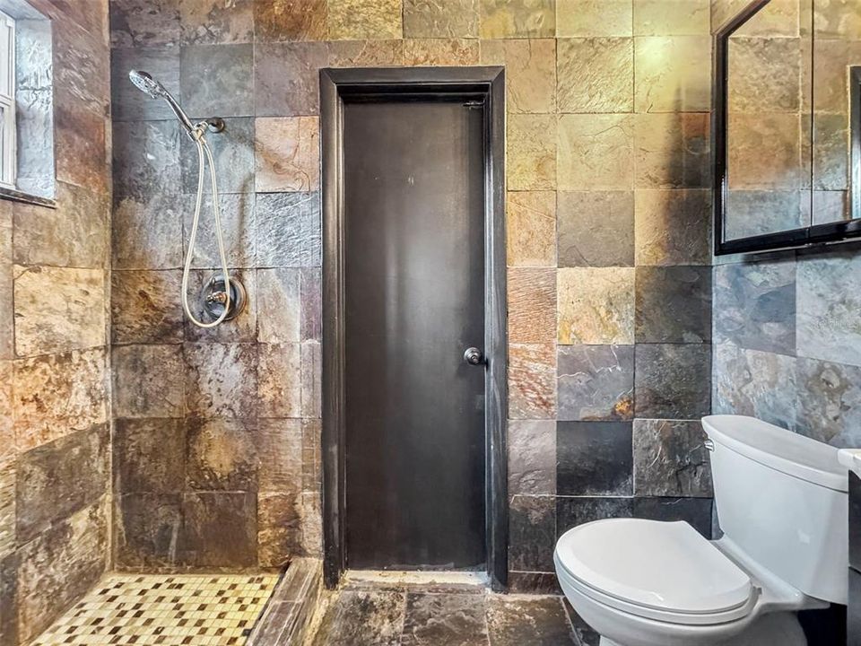 For Sale: $368,000 (3 beds, 2 baths, 1394 Square Feet)