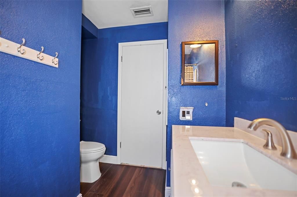 For Sale: $368,000 (3 beds, 2 baths, 1394 Square Feet)