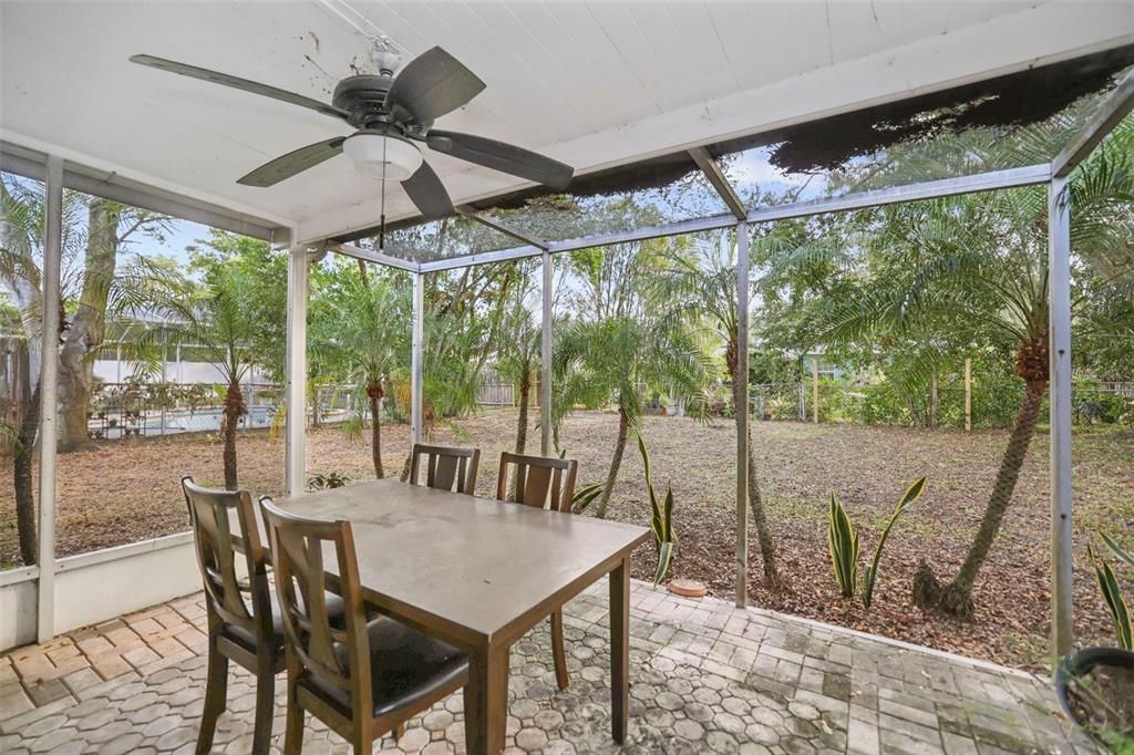 For Sale: $368,000 (3 beds, 2 baths, 1394 Square Feet)