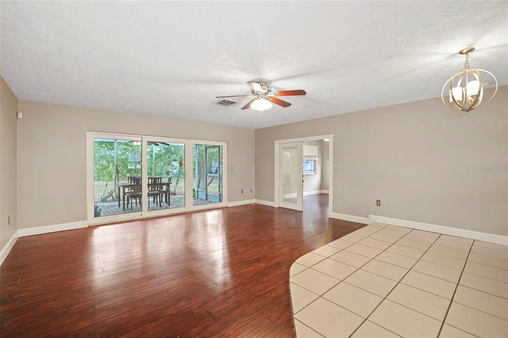 For Sale: $368,000 (3 beds, 2 baths, 1394 Square Feet)