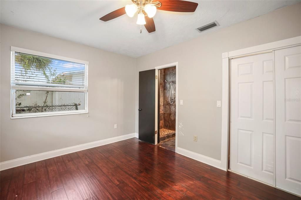 For Sale: $368,000 (3 beds, 2 baths, 1394 Square Feet)