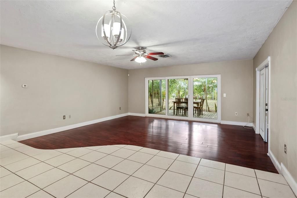 For Sale: $368,000 (3 beds, 2 baths, 1394 Square Feet)