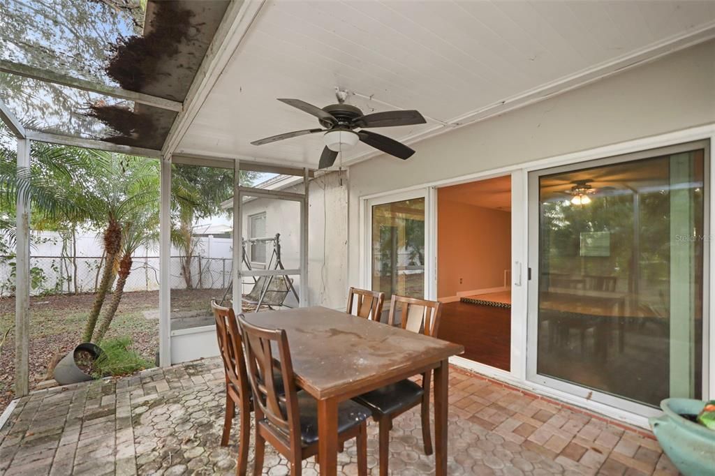 For Sale: $368,000 (3 beds, 2 baths, 1394 Square Feet)