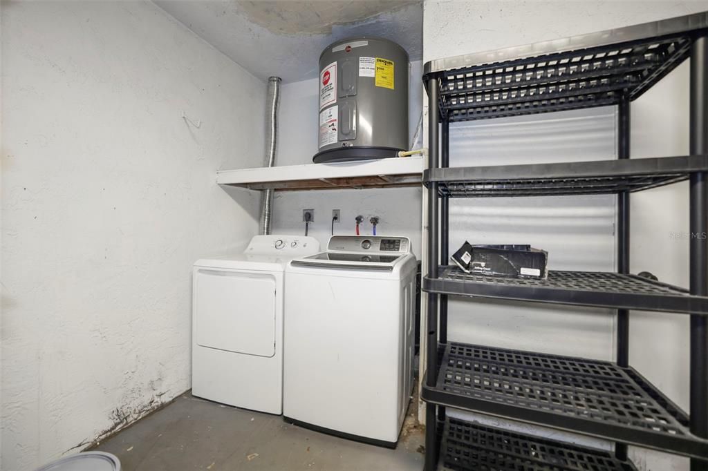 For Sale: $368,000 (3 beds, 2 baths, 1394 Square Feet)