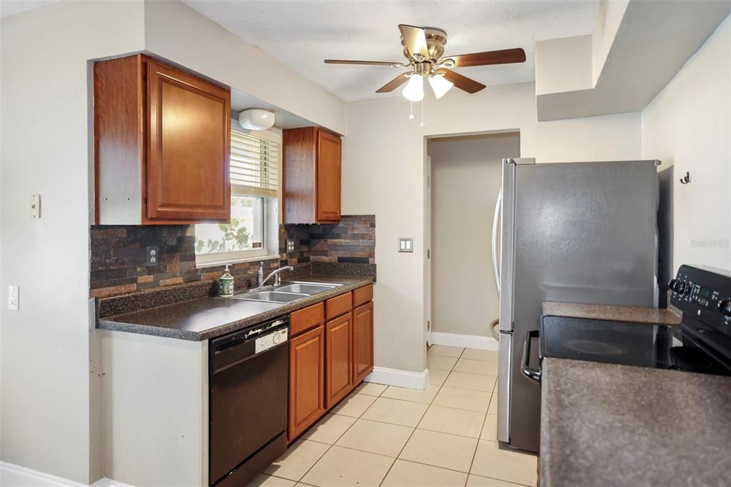 For Sale: $368,000 (3 beds, 2 baths, 1394 Square Feet)