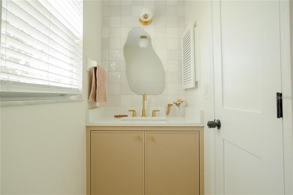 For Sale: $599,000 (2 beds, 2 baths, 1332 Square Feet)