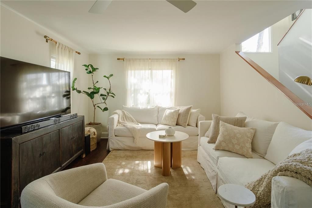 For Sale: $599,000 (2 beds, 2 baths, 1332 Square Feet)