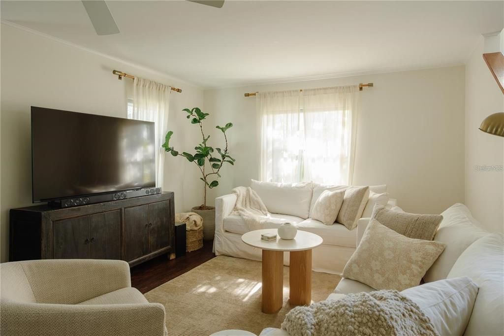 For Sale: $599,000 (2 beds, 2 baths, 1332 Square Feet)