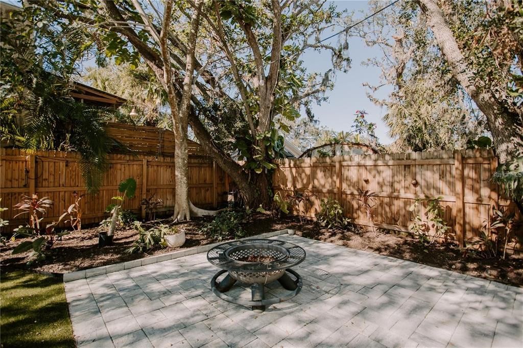 For Sale: $599,000 (2 beds, 2 baths, 1332 Square Feet)