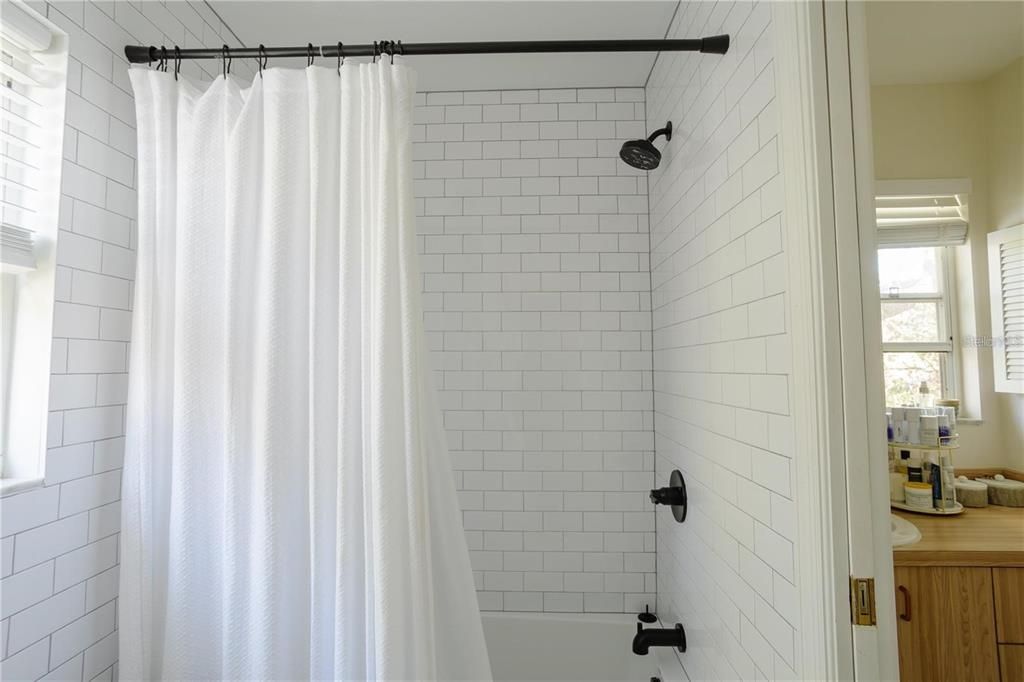 For Sale: $599,000 (2 beds, 2 baths, 1332 Square Feet)