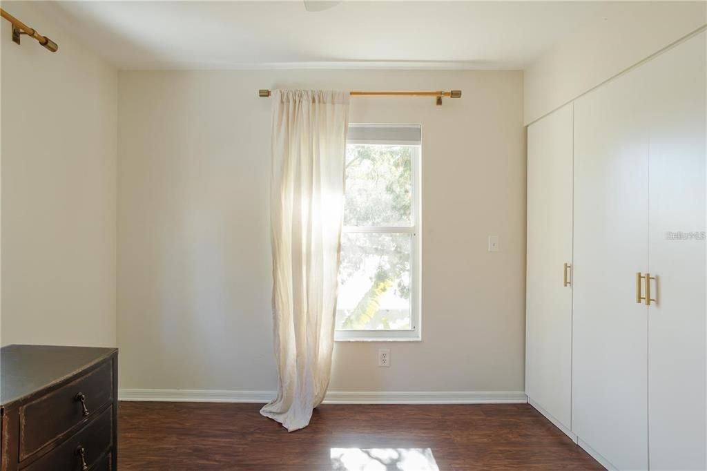 For Sale: $599,000 (2 beds, 2 baths, 1332 Square Feet)