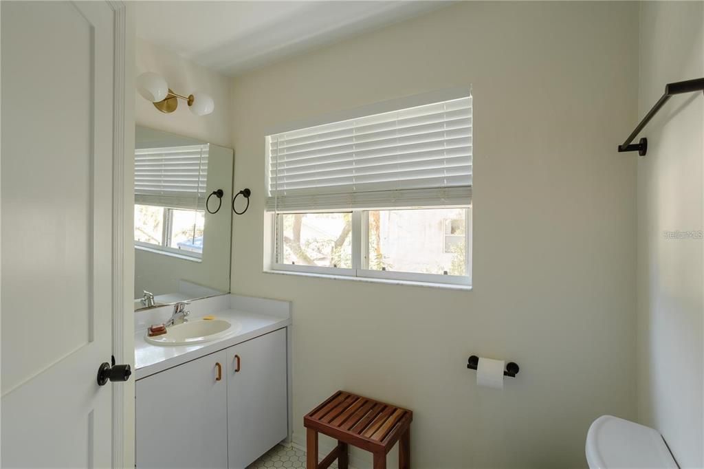 For Sale: $599,000 (2 beds, 2 baths, 1332 Square Feet)