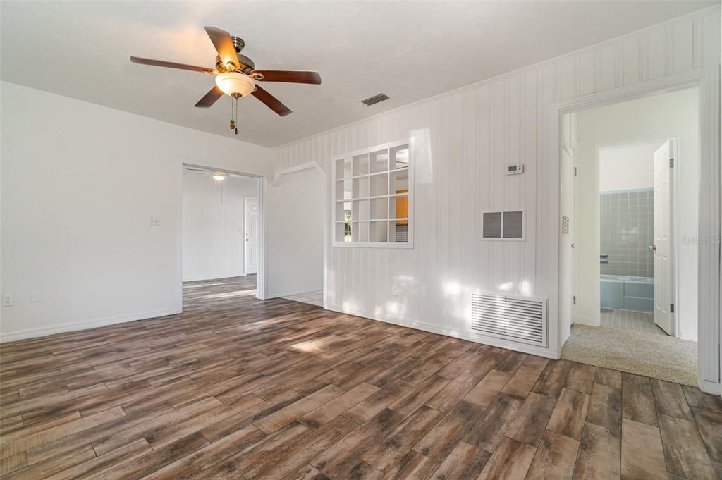 Под контрактом: $250,000 (3 спален, 2 ванн, 1333 Квадратных фут)