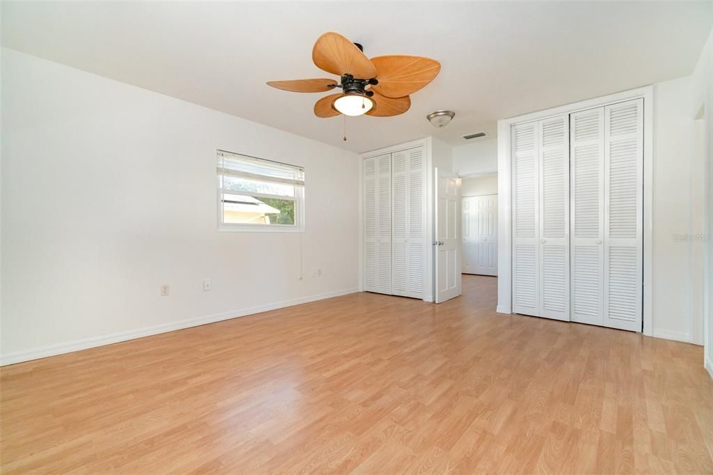 Под контрактом: $250,000 (3 спален, 2 ванн, 1333 Квадратных фут)