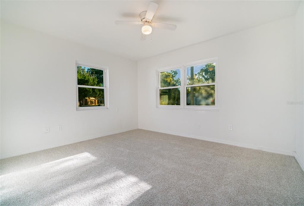 Под контрактом: $250,000 (3 спален, 2 ванн, 1333 Квадратных фут)