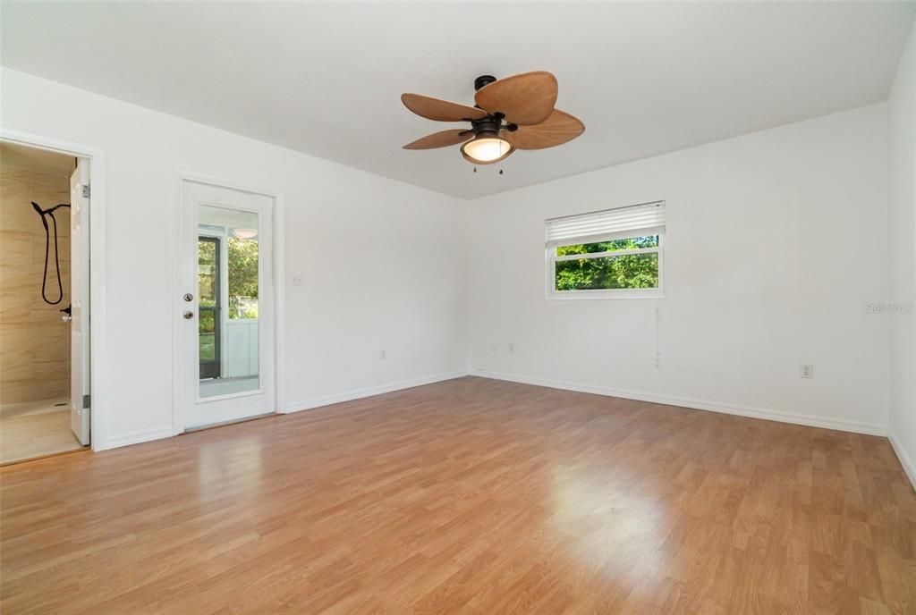 Под контрактом: $250,000 (3 спален, 2 ванн, 1333 Квадратных фут)