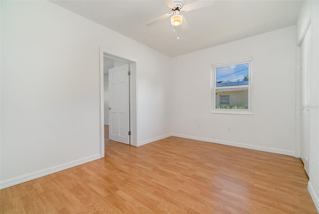 Под контрактом: $250,000 (3 спален, 2 ванн, 1333 Квадратных фут)