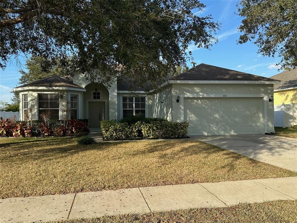 Recently Rented: $2,595 (4 beds, 3 baths, 2181 Square Feet)