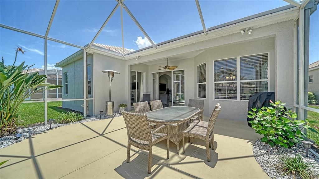 Под контрактом: $525,000 (3 спален, 2 ванн, 1915 Квадратных фут)