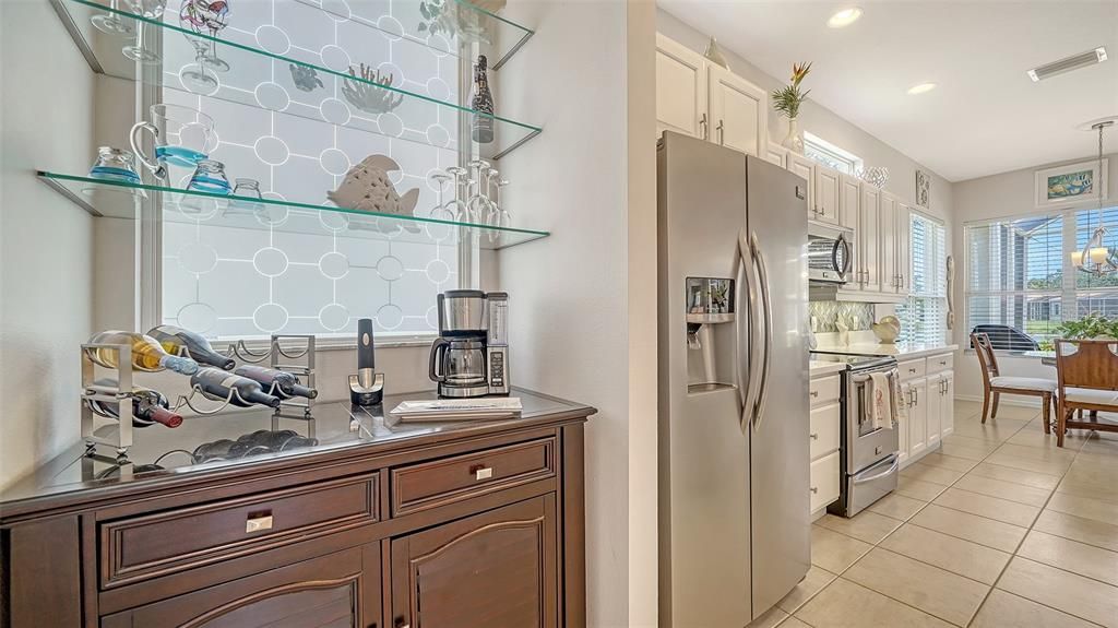 Под контрактом: $525,000 (3 спален, 2 ванн, 1915 Квадратных фут)