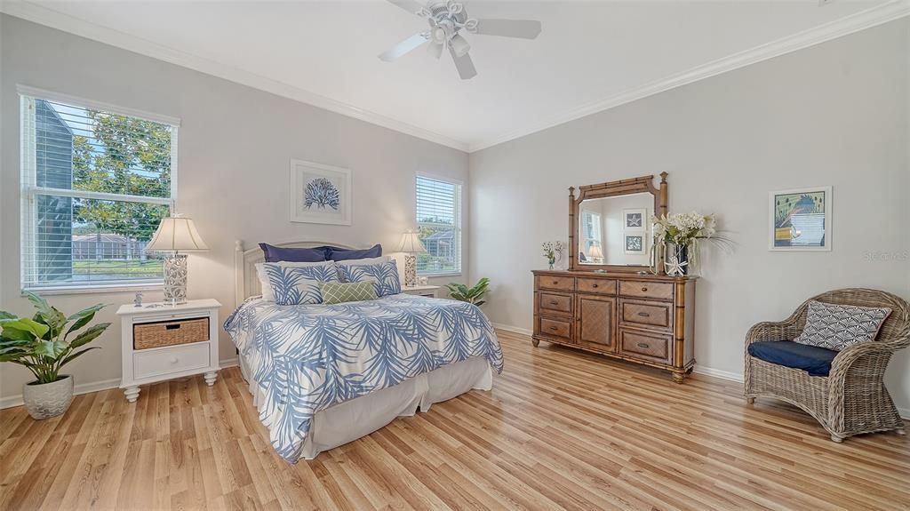 Под контрактом: $525,000 (3 спален, 2 ванн, 1915 Квадратных фут)