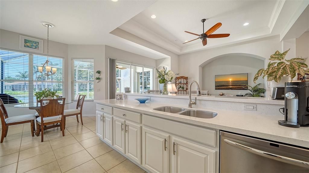 Под контрактом: $525,000 (3 спален, 2 ванн, 1915 Квадратных фут)