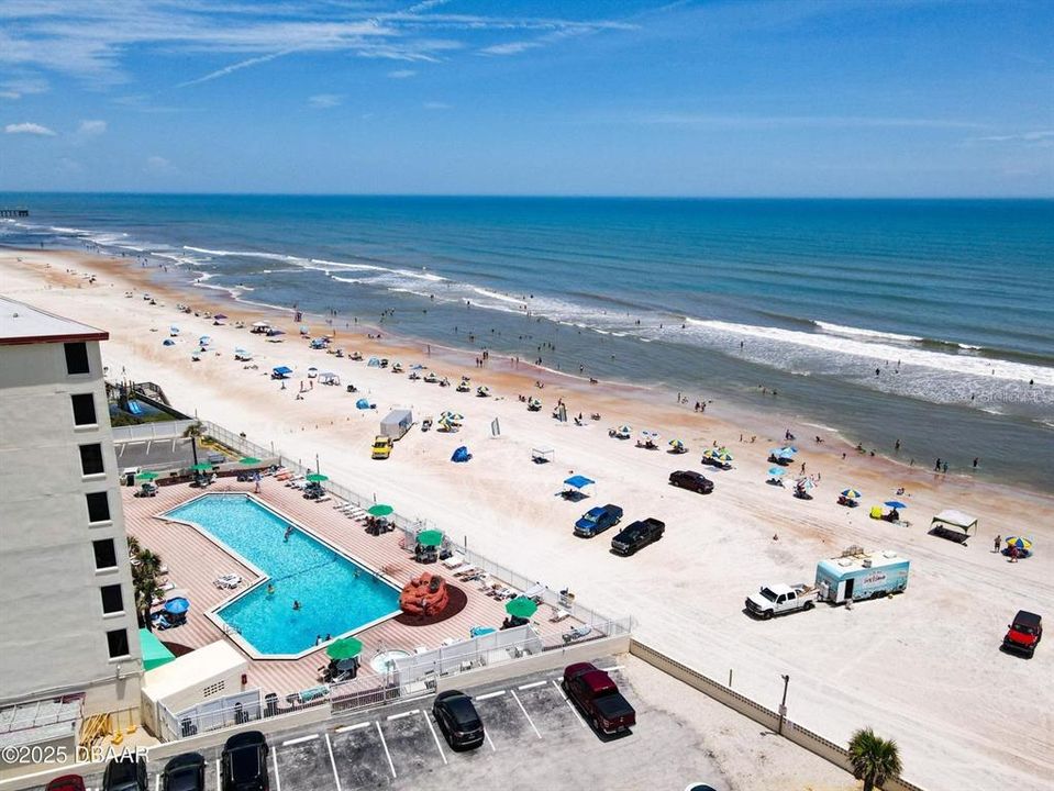 For Sale: $177,000 (1 beds, 1 baths, 399 Square Feet)