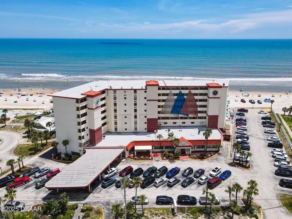 For Sale: $177,000 (1 beds, 1 baths, 399 Square Feet)